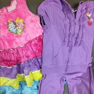 Disney outfit pack and hair clips !